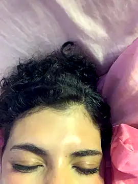 Snapshot of luluzinhax chatting on November 6, 2025, 2:04 am luluzinhax online show from November 6, 2025, 2:04 am