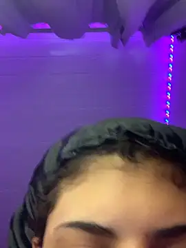 Snapshot of luluzinhax chatting on September 27, 2025, 2:12 pm luluzinhax online show from September 27, 2025, 2:12 pm