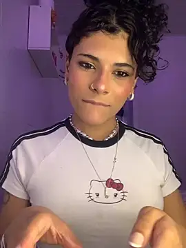 Snapshot of luluzinhax chatting on October 15, 2025, 3:27 am luluzinhax online show from October 15, 2025, 3:27 am