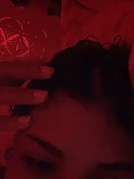 Snapshot of luluzinhax chatting on September 30, 2025, 12:38 am luluzinhax online show from September 30, 2025, 12:38 am