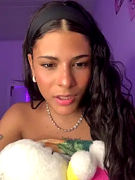 Snapshot of luluzinhax chatting on October 23, 2025, 1:10 pm luluzinhax online show from October 23, 2025, 1:10 pm