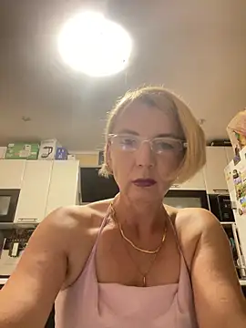 VasylynaLove421 online show from September 13, 2025, 7:25 pm