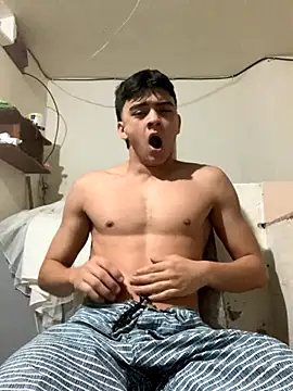 boyhot- - online show from September 16, 2025, 10:27 am