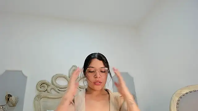 Snapshot of NebulaSin chatting on November 4, 2025, 7:50 pm NebulaSin online show from November 4, 2025, 7:50 pm