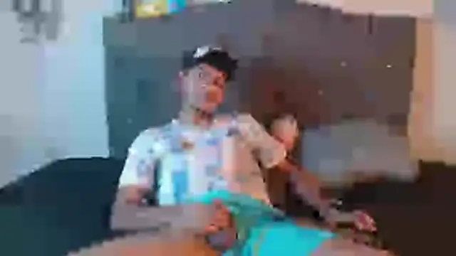 Snapshot of logan_willyams_ chatting on October 18, 2025, 10:01 pm logan willyams online show from October 18, 2025, 10:01 pm