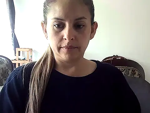 Valery  Rouse  online show from November 14, 2025, 3:05 pm