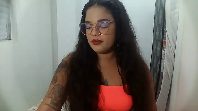 Snapshot of SecretBrunette chatting on April 28, 2026, 9:30 pm SecretBrunette online show from April 28, 2026, 9:30 pm