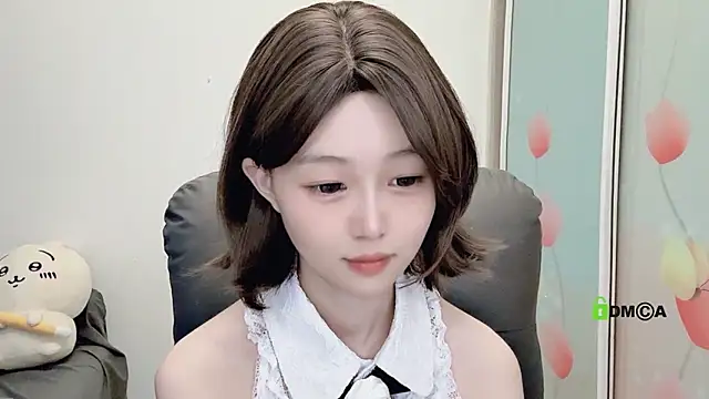 Snapshot of gummy-candy chatting on October 10, 2025, 4:35 am gummy-candy online show from October 10, 2025, 4:35 am