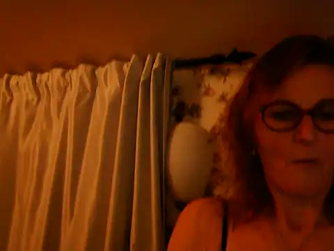 Snapshot of Valinella chatting on February 7, 2026, 8:39 pm Valinella online show from February 7, 2026, 8:39 pm