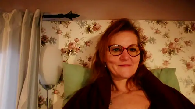 Snapshot of Valinella chatting on February 17, 2026, 7:16 am Valinella online show from February 17, 2026, 7:16 am