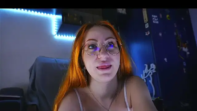 DaddysLittleSlutfox online show from May 13, 2026, 7:48 am