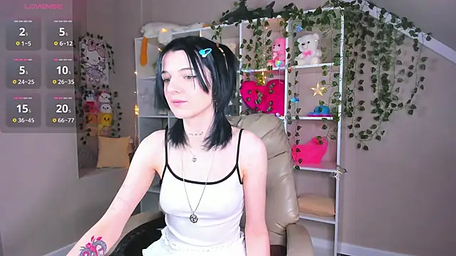 Lynn Martin online show from November 30, 2025, 12:11 am