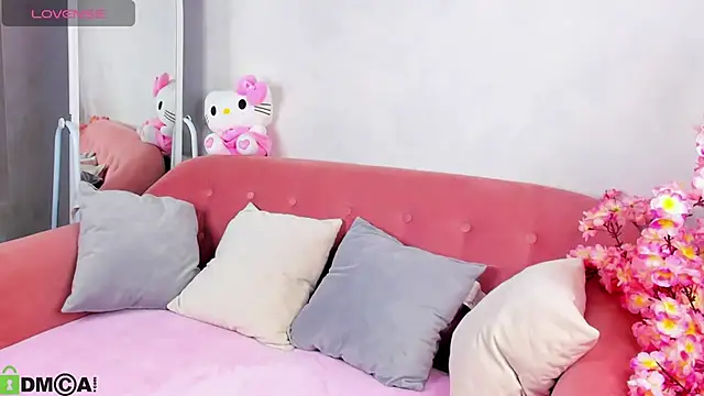 Snapshot of Lynn_Martin chatting on October 7, 2025, 1:06 am Lynn Martin online show from October 7, 2025, 1:06 am