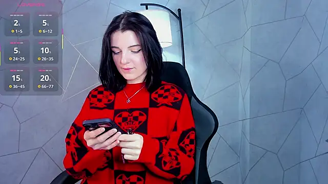 Snapshot of Lynn_Martin chatting on November 7, 2025, 1:10 am Lynn Martin online show from November 7, 2025, 1:10 am