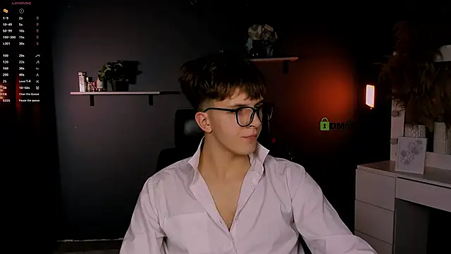 Snapshot of travis_wolf_ chatting on October 7, 2025, 7:26 pm travis wolf  online show from October 7, 2025, 7:26 pm