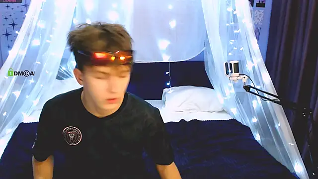 Snapshot of travis_wolf_ chatting on September 26, 2025, 7:32 pm travis wolf  online show from September 26, 2025, 7:32 pm