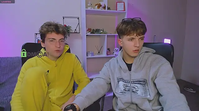 Snapshot of travis_wolf_ chatting on October 11, 2025, 7:04 pm travis wolf  online show from October 11, 2025, 7:04 pm