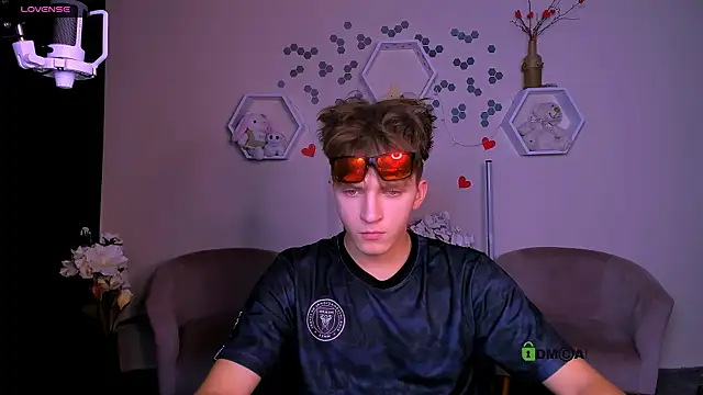 Snapshot of travis_wolf_ chatting on September 22, 2025, 7:20 pm travis wolf  online show from September 22, 2025, 7:20 pm