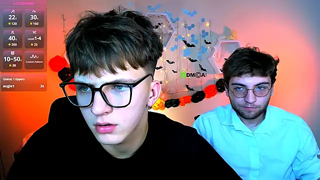 Snapshot of travis_wolf_ chatting on October 25, 2025, 7:14 pm travis wolf  online show from October 25, 2025, 7:14 pm