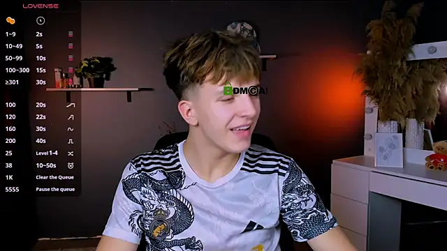 Snapshot of travis_wolf_ chatting on October 8, 2025, 7:14 pm travis wolf  online show from October 8, 2025, 7:14 pm