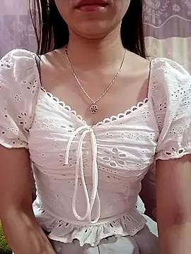 CherryBeii online show from November 17, 2025, 10:47 pm