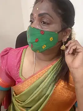 Snapshot of Tamil_Kavitha10 chatting on October 8, 2025, 1:23 pm Tamil Kavitha10 online show from October 8, 2025, 1:23 pm