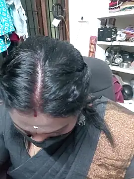 Snapshot of Tamil_Kavitha10 chatting on October 31, 2025, 2:57 pm Tamil Kavitha10 online show from October 31, 2025, 2:57 pm