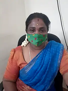 Snapshot of Tamil_Kavitha10 chatting on October 13, 2025, 1:23 pm Tamil Kavitha10 online show from October 13, 2025, 1:23 pm