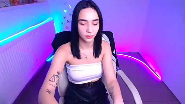 Bella Night4 online show from October 13, 2025, 11:45 am