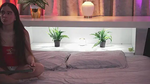 PopHouse  online show from April 6, 2026, 1:45 pm