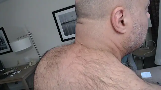 Snapshot of bullmusclejoe chatting on October 29, 2025, 10:20 pm bullmusclejoe online show from October 29, 2025, 10:20 pm