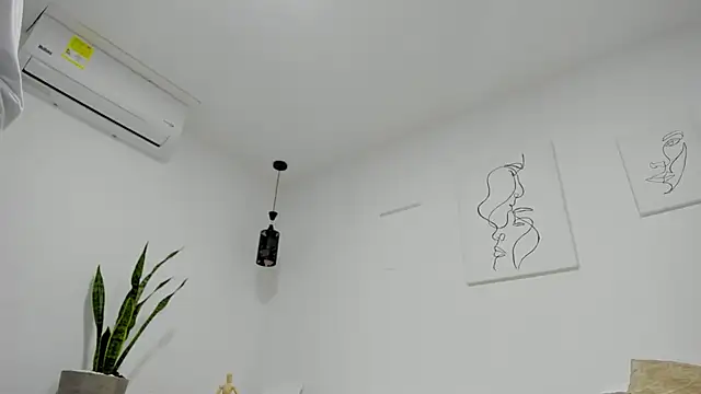 kaylajhonnes6 online show from October 29, 2025, 1:43 pm