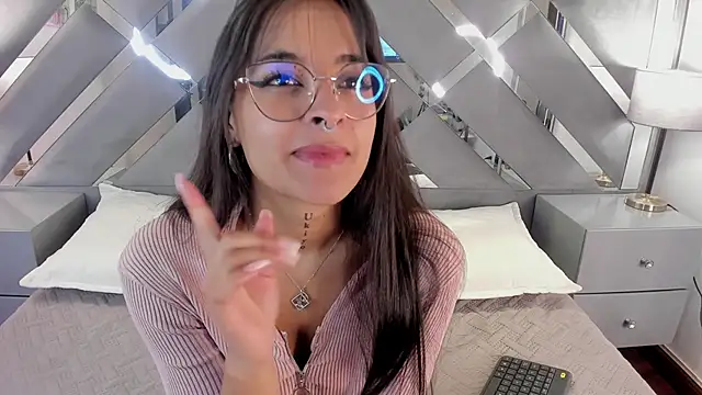 Lilith Blaze1 online show from September 21, 2025, 1:05 pm