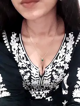 Snapshot of siya_rani67 chatting on February 9, 2026, 3:32 pm siya rani67 online show from February 9, 2026, 3:32 pm