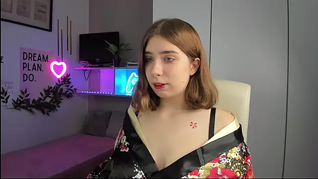 DianaGalaxy online show from September 19, 2025, 1:26 pm