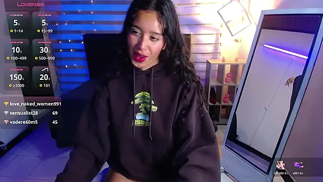 Snapshot of _Mia_Evans_1 chatting on October 7, 2025, 1:06 am  Mia Evans 1 online show from October 7, 2025, 1:06 am