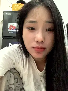 LylyBaby1888 online show from January 9, 2026, 1:45 am
