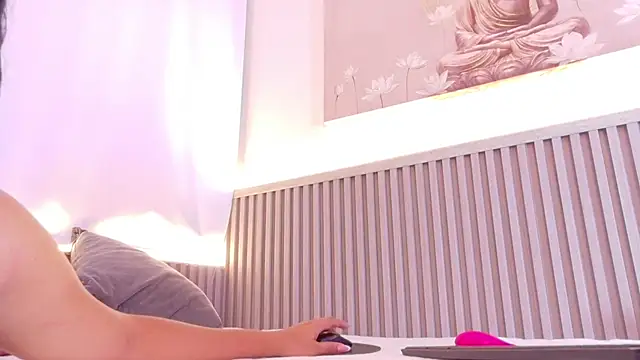 liz monserrat 1 online show from March 30, 2026, 7:48 pm