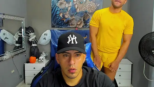 AngelAndChris online show from October 25, 2025, 12:28 pm