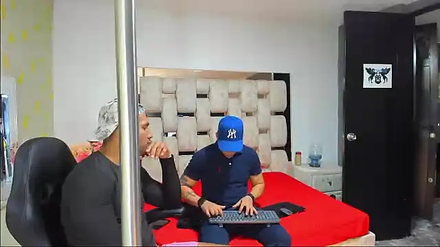 AngelAndChris online show from September 10, 2025, 12:15 pm