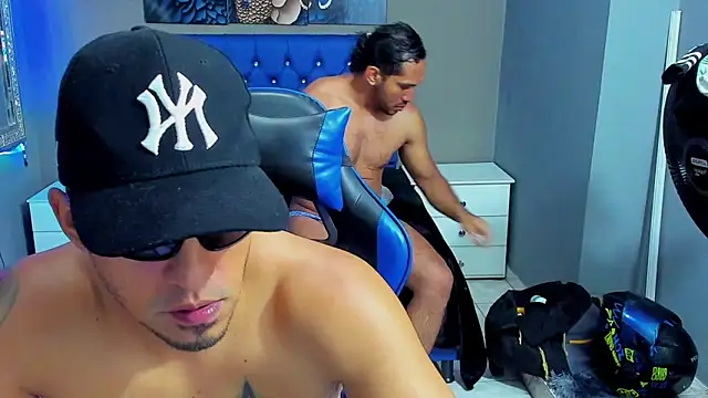 AngelAndChris online show from October 18, 2025, 1:13 pm