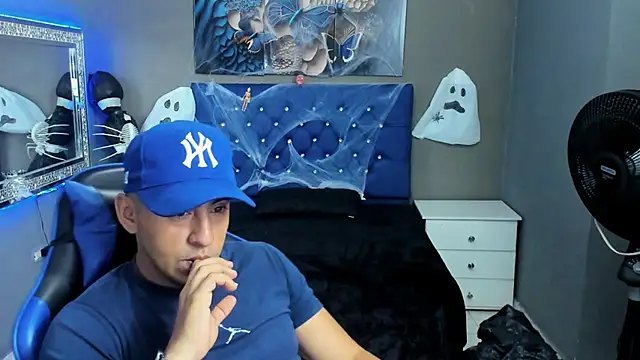 AngelAndChris online show from October 29, 2025, 12:26 pm