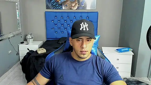 AngelAndChris online show from October 15, 2025, 12:35 pm