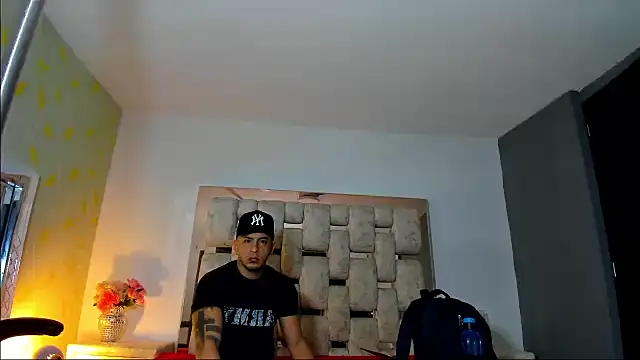 AngelAndChris online show from September 11, 2025, 12:05 pm