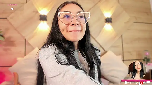 Snapshot of aylin_rousse chatting on October 9, 2025, 7:36 pm aylin rousse online show from October 9, 2025, 7:36 pm