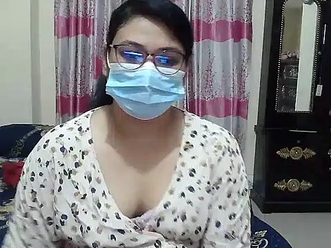 Elena cruz5 online show from September 19, 2025, 3:49 pm