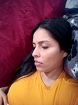 SaraBust online show from October 5, 2025, 4:20 pm