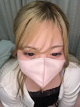 Snapshot of Chua-chan chatting on October 4, 2025, 3:57 pm Chua-chan online show from October 4, 2025, 3:57 pm