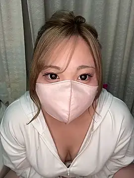 Snapshot of Chua-chan chatting on October 7, 2025, 6:42 pm Chua-chan online show from October 7, 2025, 6:42 pm