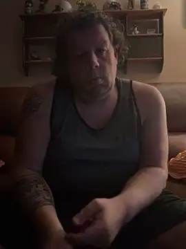 Stephanie1984 online show from April 14, 2026, 3:33 am